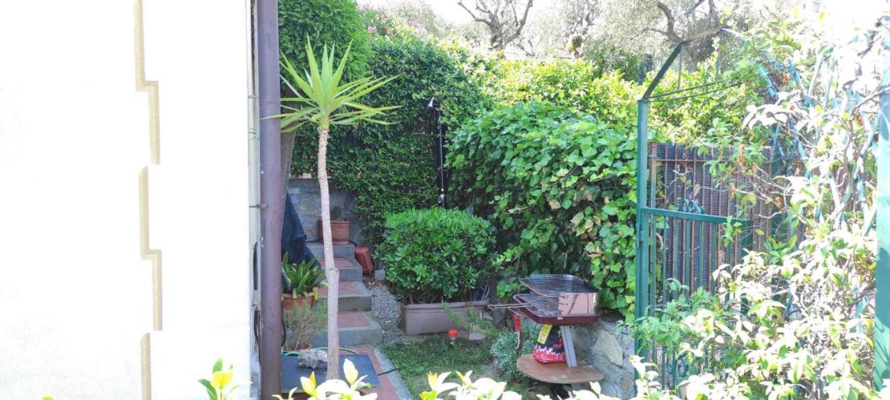 Joivy Inviting Flat With Garden And Sea View In Rapallo Exterior foto